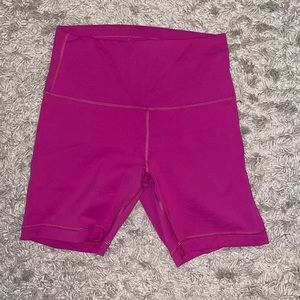 Lulu lemon wunder train 6" short size 6